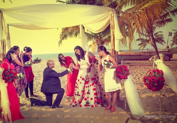 beach candid wedding
